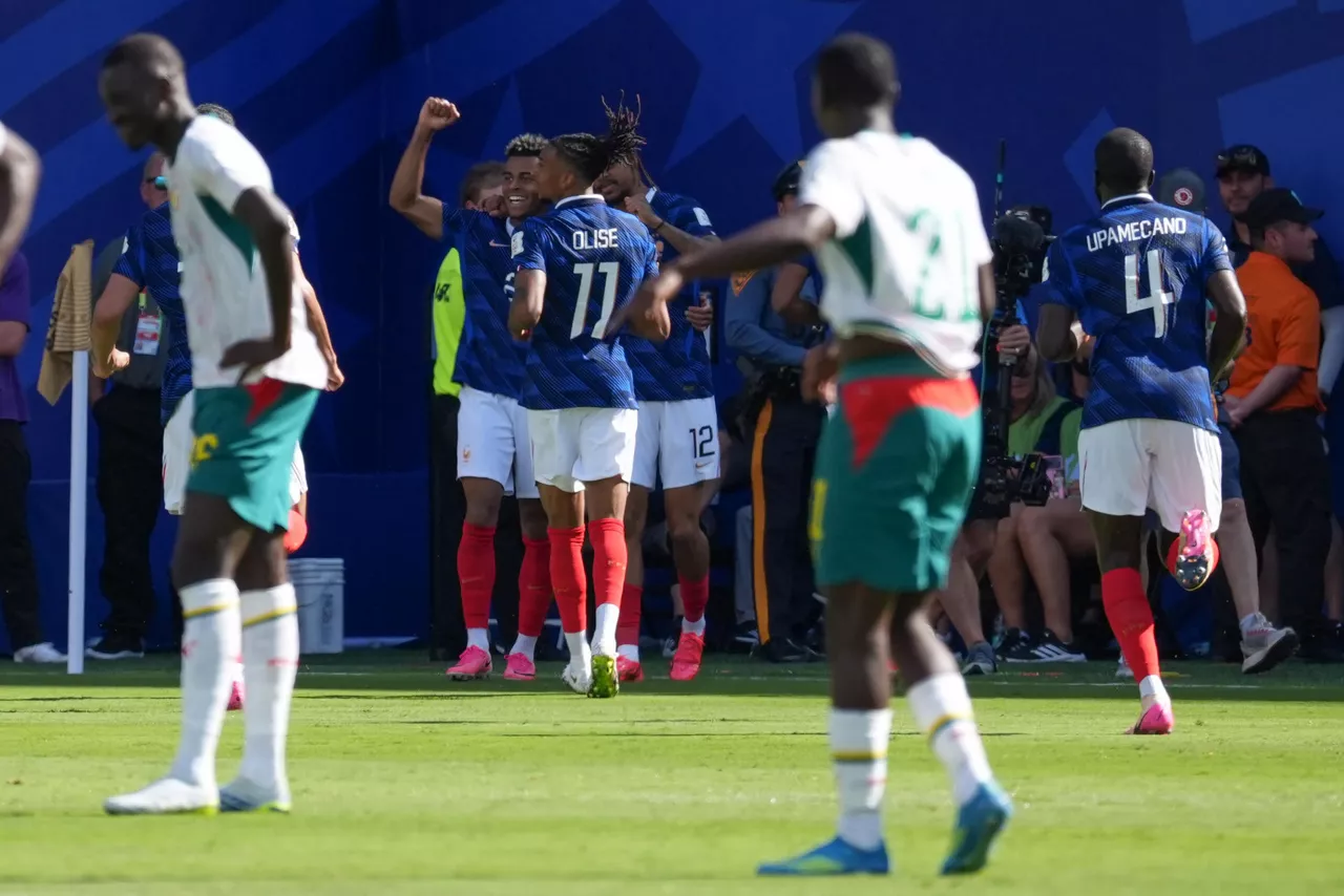 GR2276. NUEVA JERSEY (ESTADOS UNIDOS), 16/06/2026.- Jugadores de Francia celebran un gol este martes, en un partido del grupo I del Mundial de la FIFA 2026 entre Francia y Senegal en el estadio MetLife de Nueva Jersey (Estados Unidos). EFE/ Ángel Colmenares
