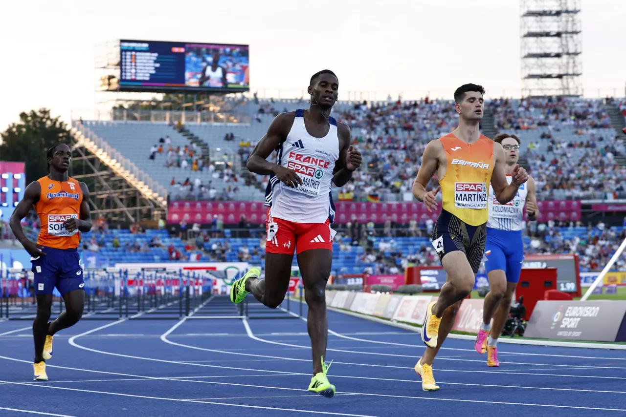 Birmingham (United Kingdom), 12/08/2026.- Just Kwaou-Mathey of France (C) wins the Men's 110 Hurdles semi final 1 during the European Athletics Championships Birmingham 2026, Birmingham, Britain, 12 August 2026. (Francia, Reino Unido) EFE/EPA/TOLGA AKMEN
