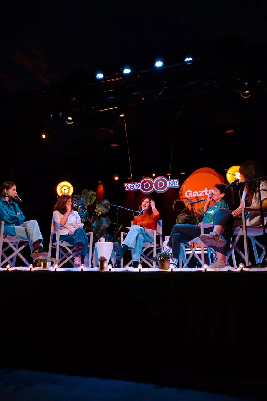 Yoko Ona, Eider Rodriguez eta Kattalin Minerrekin