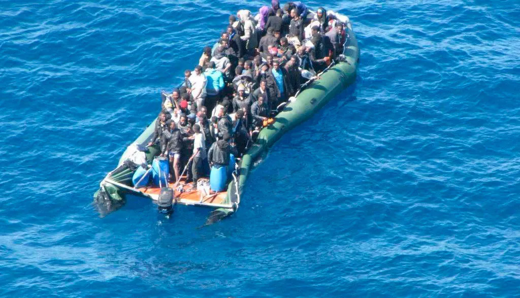 <img style="float:left;margin:5px;" src="http://10.126.2.21/media/images/2012/03/18/628938/628938_lampedusa_efe_thumbnail.jpg"/><br/><strong>Lampedusa eitb</strong>