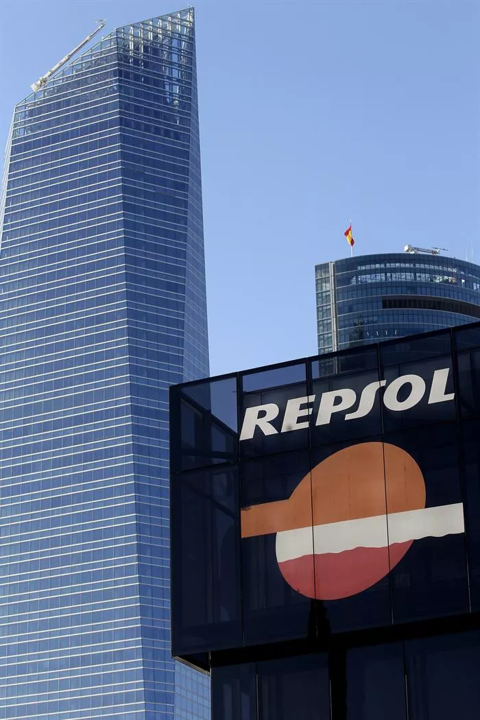 <img style="float:left;margin:5px;" src="http://10.126.2.21/media/images/2012/04/17/642946/642946_repsol_ypf_thumbnail.jpg"/><br/><strong>repsol ypf argentina</strong>