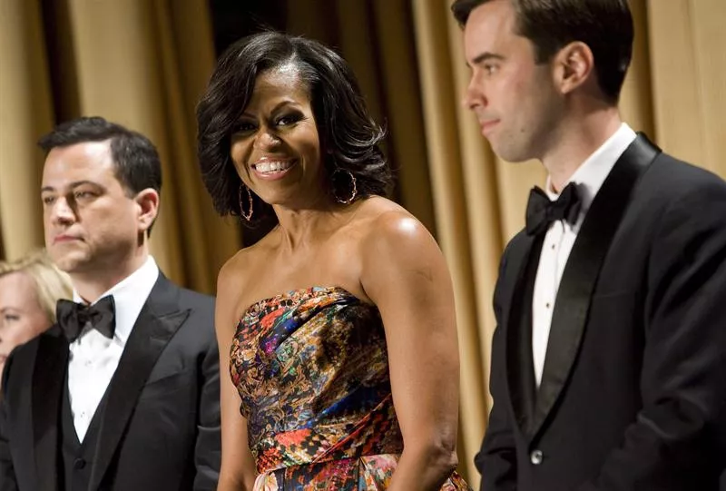 "<img style=""float:left;margin:5px;"" src=""http://10.126.2.21/media/images/2012/04/30/649461/649461_michelleobama_casablanca_thumbnail.jpg""/><br/><strong>Michelle Obama Cena Corresponsales Casa Blanca Foto: EFE</strong>"