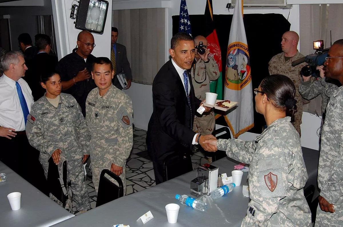 07/2008. Obama visita las tropas de EE.UU. en Afganistán. Foto: EFE