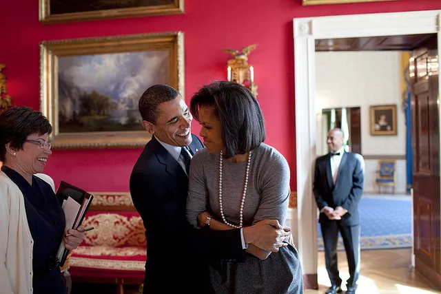 "<img style=""float:left;margin:5px;"" src=""http://10.126.2.21/media/images/2012/06/25/677654/677654_Barack-Obama-Michelle-pinterest-elecciones_thumbnail.jpg""/><br/><strong>Michelle Obama Pinterest Barack Obama Hauteskundeak</strong>"