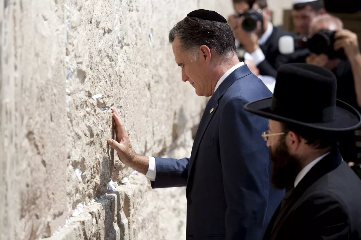 "<img style=""float:left;margin:5px;"" src=""http://10.126.2.21/media/images/2012/07/30/693332/693332_romney-israel-eeuu-elecciones_thumbnail.jpg""/><br/><strong>romney elecciones israel eeuu republicano</strong>"