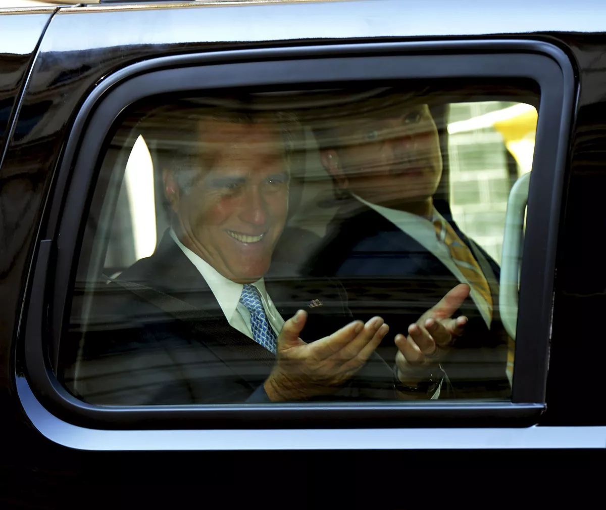 Mitt Romney tras su reunión con el Primer Ministro británico, David Cameron. Foto: EFE