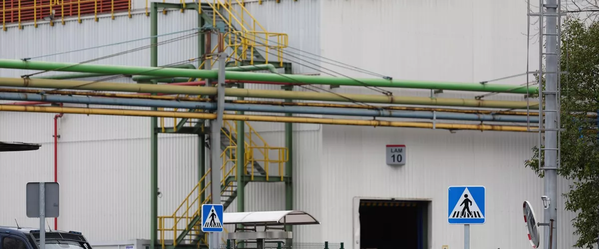 GRAFCAV9705. BASAURI (BIZKAIA) (ESPAÑA), 10/02/2026.- La Policía Nacional está registrando este martes la planta de Sidenor en el municipio vizcaíno de Basauri por orden de la Audiencia Nacional en una investigación que se encuentra bajo secreto de sumario, según han explicado a EFE fuentes de ese Cuerpo Policial. EFE/Luis Tejido
