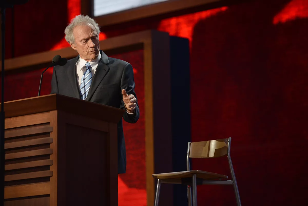 "<img style=""float:left;margin:5px;"" src=""http://10.126.2.21/media/images/2012/08/31/704843/704843_convencion-republicana-efe-clint-eastwood_thumbnail.jpg""/><br/><strong>eeuu clint eastwood convencion republicana silla elecciones </strong>"
