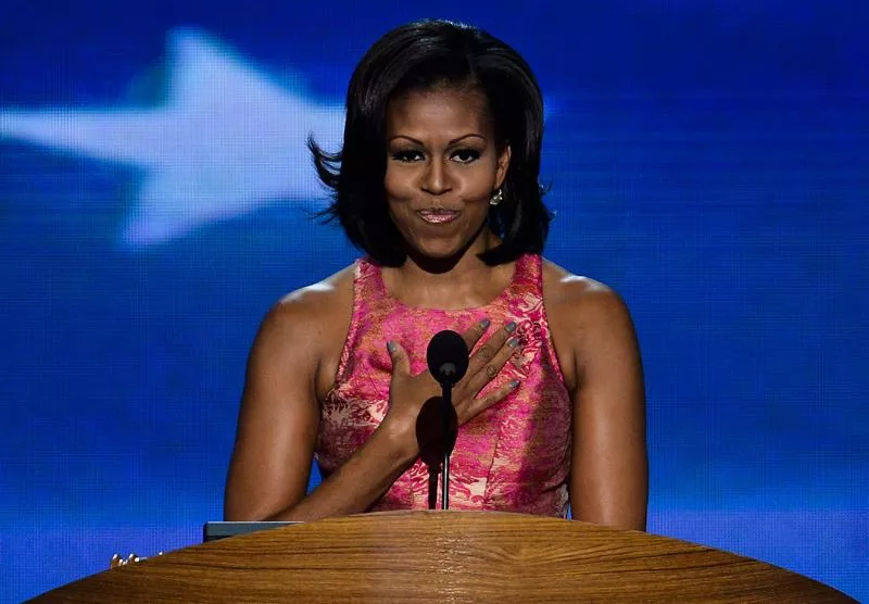 "<img style=""float:left;margin:5px;"" src=""http://10.126.2.21/media/images/2012/09/05/706236/706236_michelle_obama_thumbnail.jpg""/><br/><strong>Michelle Obama convención demócrata EFE</strong>"