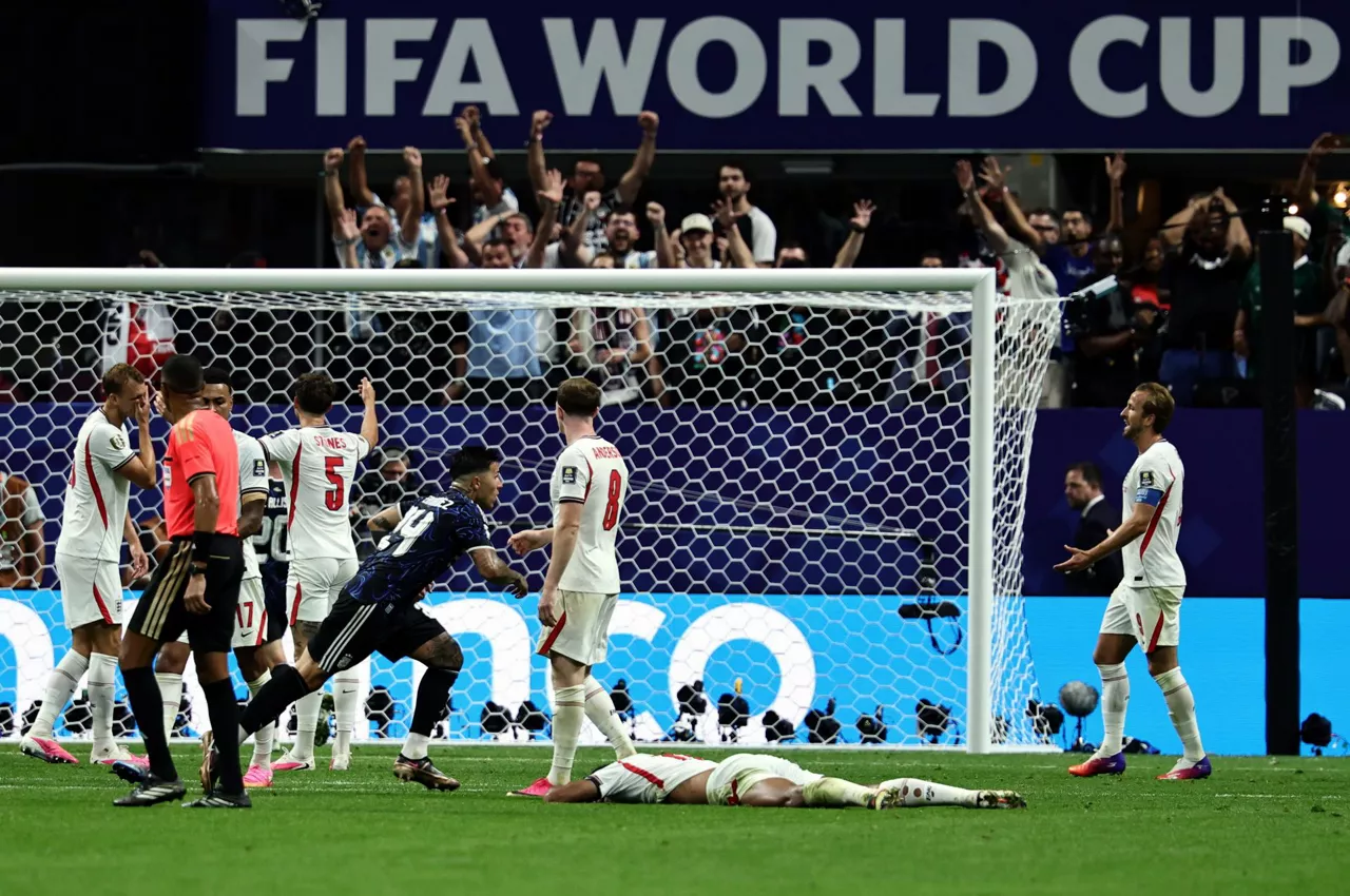 ATLANTA (United States), 15/07/2026.- Enzo Fernandez of Argentina (CL) celebrates scoring the 1-1 during the FIFA World Cup 2026 semifinals match England against Argentina, in Atlanta, USA, 15 July 2026. EFE/EPA/RONALD WITTEK
