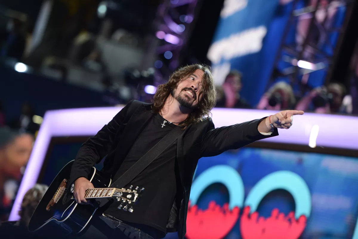 "<img style=""float:left;margin:5px;"" src=""http://10.126.2.21/media/images/2012/09/07/707375/707375_dave-grohl-convencion_thumbnail.jpg""/><br/><strong>efe dave grohl famosos eeuu convencion democrata</strong>"