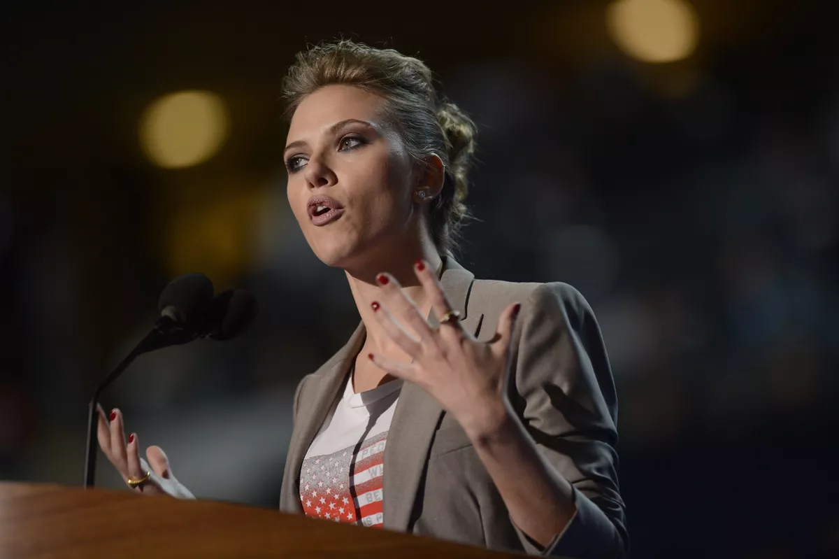 "<img style=""float:left;margin:5px;"" src=""http://10.126.2.21/media/images/2012/09/07/707378/707378_scarlett-johansson-convencion_thumbnail.jpg""/><br/><strong>eeuu convencion democrata efe famosos scarlett johansson</strong>"