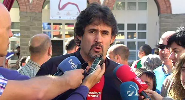 El candidato de EH Bildu al Parlamento Vasco, Pello Urizar, en la Fiesta de la Vendimia. Foto: EITB