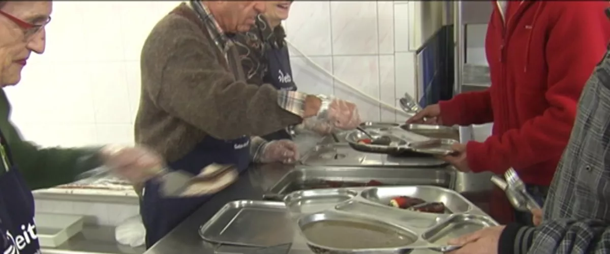 <img style="float:left;margin:5px;" src="http://10.126.2.21/media/images/2012/11/03/732341/732341_caritas_1024x576_thumbnail.JPG"/><br/><strong>Caritas_comedore social_EITB</strong>