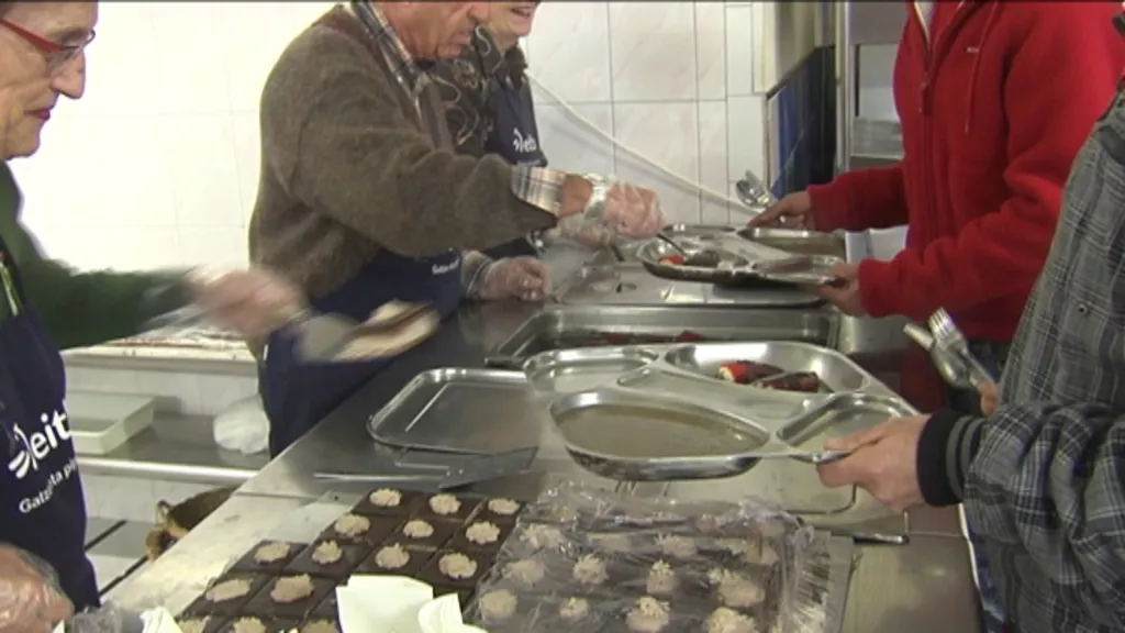 <img style="float:left;margin:5px;" src="http://10.126.2.21/media/images/2012/11/03/732341/732341_caritas_1024x576_thumbnail.JPG"/><br/><strong>Caritas_comedore social_EITB</strong>