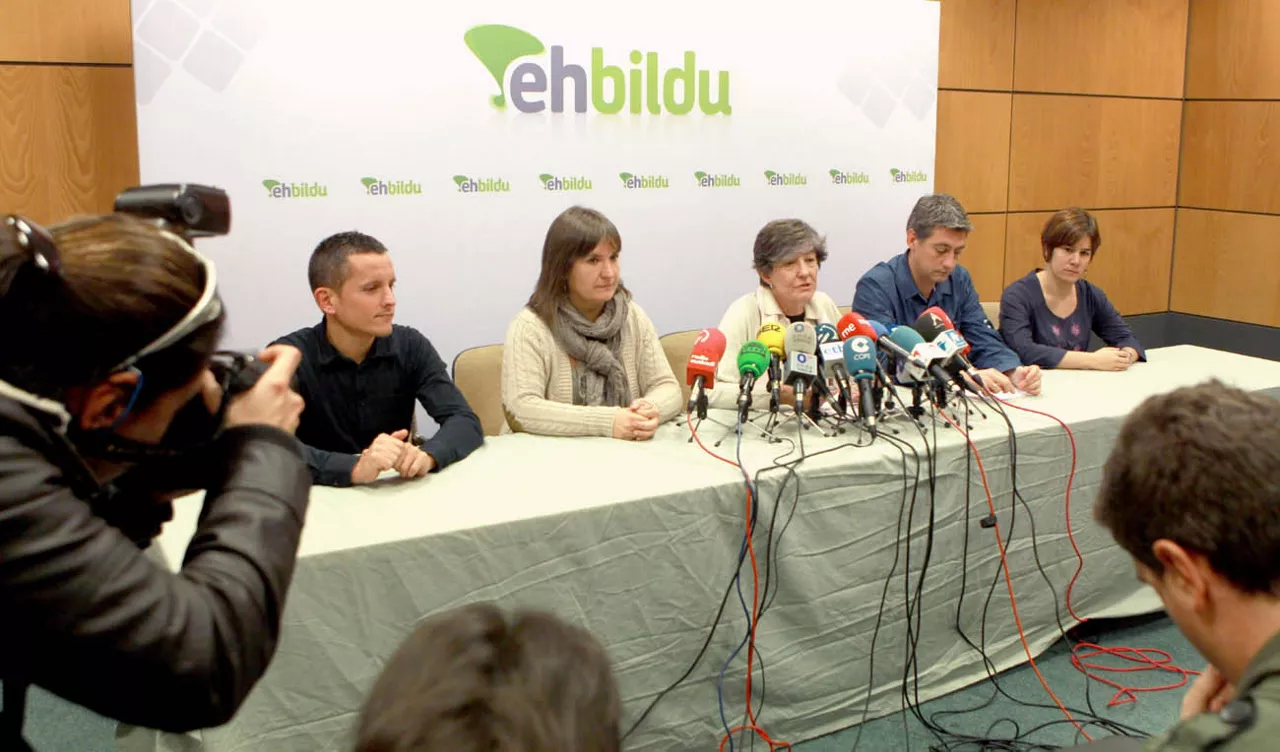 "<img style=""float:left;margin:5px;"" src=""http://10.126.2.21/media/images/2012/11/05/732949/732949_eh_bildu_EAJ_proposamena_thumbnail.jpg""/><br/><strong>eh bildu eaj proposamena efe</strong>"