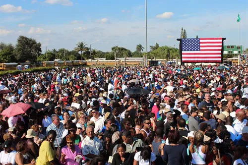 "<img style=""float:left;margin:5px;"" src=""http://10.126.2.21/media/images/2012/11/05/733193/733193_barack_obama_thumbnail.jpg""/><br/><strong>Elecciones EE. UU. Obama efe</strong>"