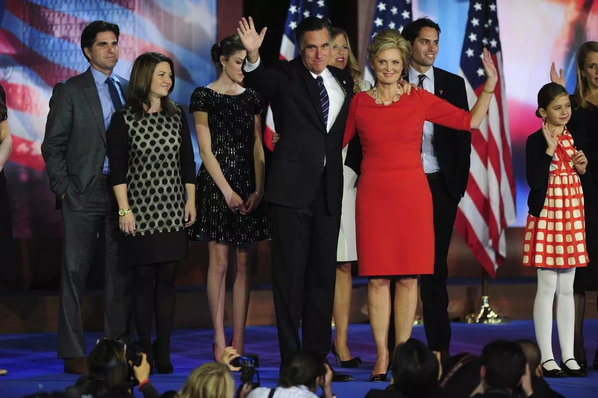 Romney junto a su familia, Boston. EFE