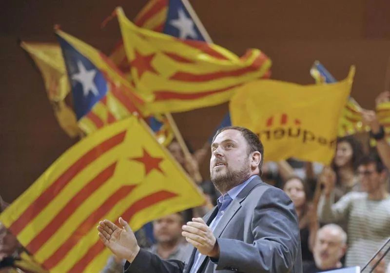 "<img style=""float:left;margin:5px;"" src=""http://10.126.2.21/media/images/2012/11/24/742661/742661_oriol_junqueras_erc_katalunia_EFE_thumbnail.jpg""/><br/><strong>oriol_junqueras_erc_katalunia_EFE</strong>"