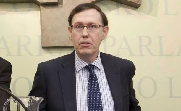 Ricargo Gatzagaetxebarria Ekonomia sailburua.