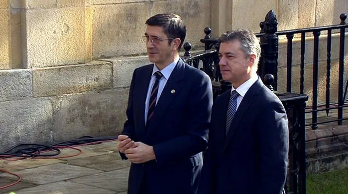 Iñigo Urkulluren karguaren zina. Irudia: EITB