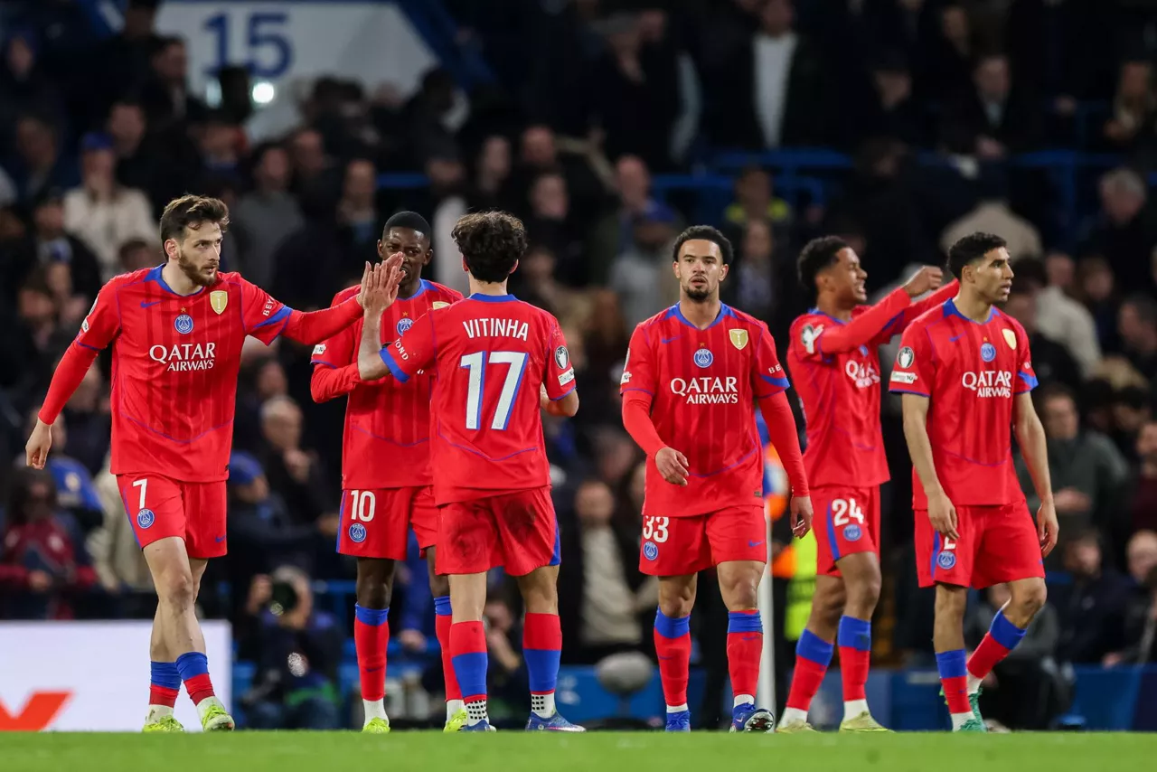 LONDON (United Kingdom), 17/03/2026.- Players of PSG celebrate after winning the UEFA Champions League Round of 16 2nd leg match between Chelsea and Paris Saint-Germain in London, Great Britain, 17 March 2026. (Liga de Campeones, Gran Bretaña, Reino Unido, Londres) EFE/EPA/ANDY RAIN
