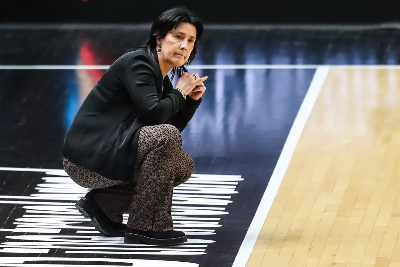 Azu Muguruza (IDK Euskotren).