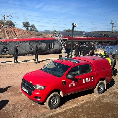 ADAMUZ (ESPAÑA), 19/01/2026.- Vista del tren Iryo que descarriló ayer e impactó contra un Alvia, dejando al menos 39 víctimas mortales. El presidente de Renfe, Álvaro Fernández Heredia, ha advertido este lunes de que las razones del accidente ferroviario tardarán días en conocerse, aunque ha alejado la posibilidad de que se haya debido a un exceso de velocidad o un fallo humano. EFE/SOLO USO EDITORIAL/SOLO DISPONIBLE PARA ILUSTRAR LA NOTICIA QUE ACOMPAÑA (CRÉDITO OBLIGATORIO)

