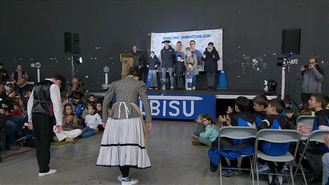 Albisuri-omenaldia-Ataunen