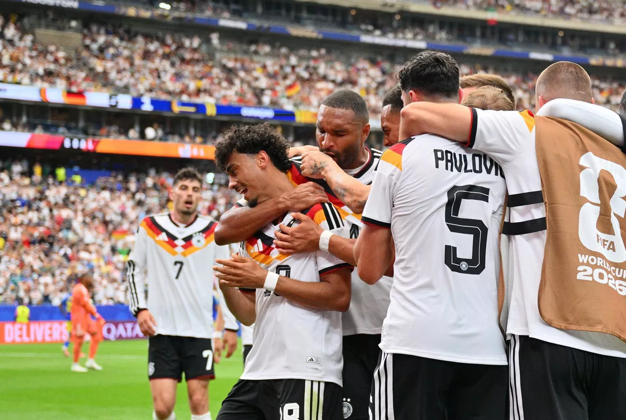 Alemania celebra el gol de Nathaniel Brown