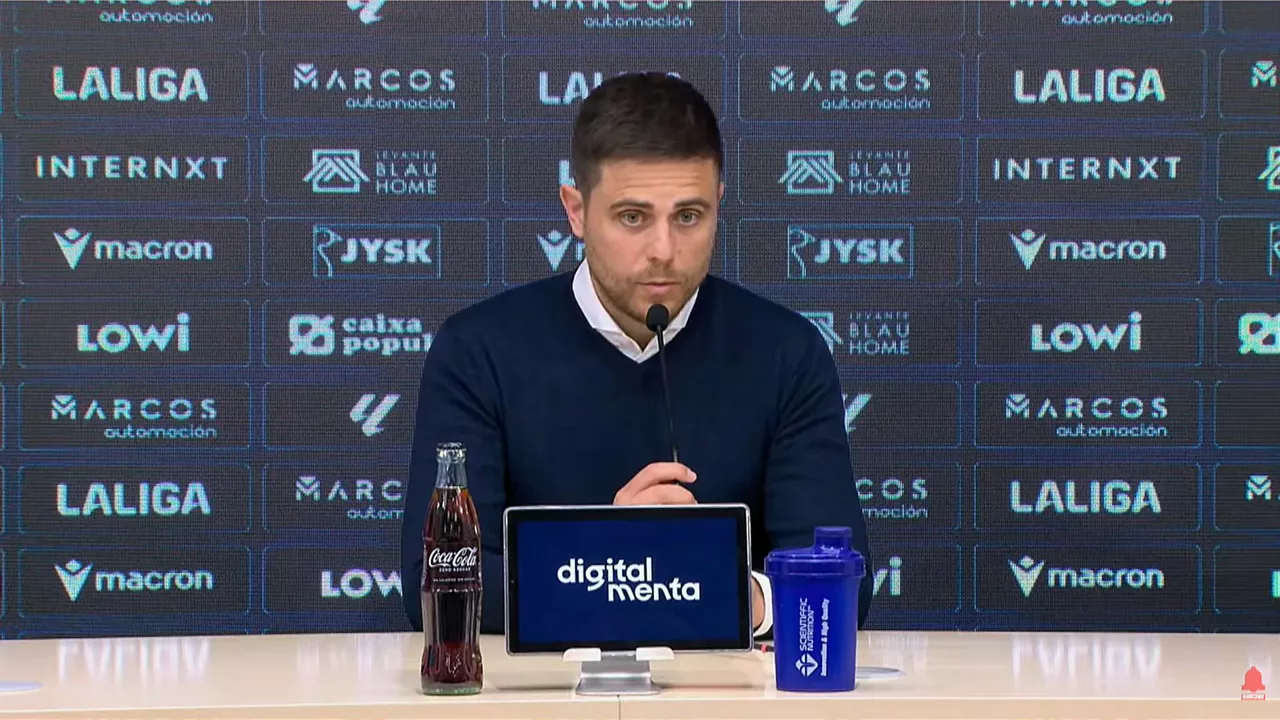Alessio Lisci Osasunako entrenatzailea