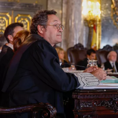 MADRID, 03/11/2025.- El fiscal general del Estado, Álvaro García Ortiz (i), este lunes en el inicio del juicio por la presunta filtración de información sobre la investigación por fraude a Hacienda de la pareja de Isabel Díaz Ayuso en el Tribunal Supremo. EFE/J.J. Guillén POOL
