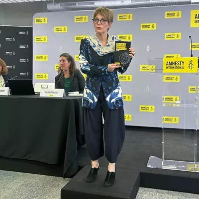 LONDRES, 21/04/2026.- La organización Amnistía Internacional presentó hoy su informe anual sobre los derechos humanos en el mundo y advirtió contra la emergencia de un nuevo orden global basado en la lógica de la depredación practicada por varios líderes mundiales, entre los que destacó al estadounidense Donald Trump, el israelí Benjamín Netanyahu y el ruso Vladímir Putin. Se trata de un ataque directo a los cimientos de los derechos humanos y el orden internacional basado en normas, perpetrado por los actores más poderosos con el objetivo de conseguir control, impunidad y beneficios, dijo la secretaria general de AI, la francesa Agnès Callamard (en la imagen). EFE/Luis Campello/Javier Otazu
