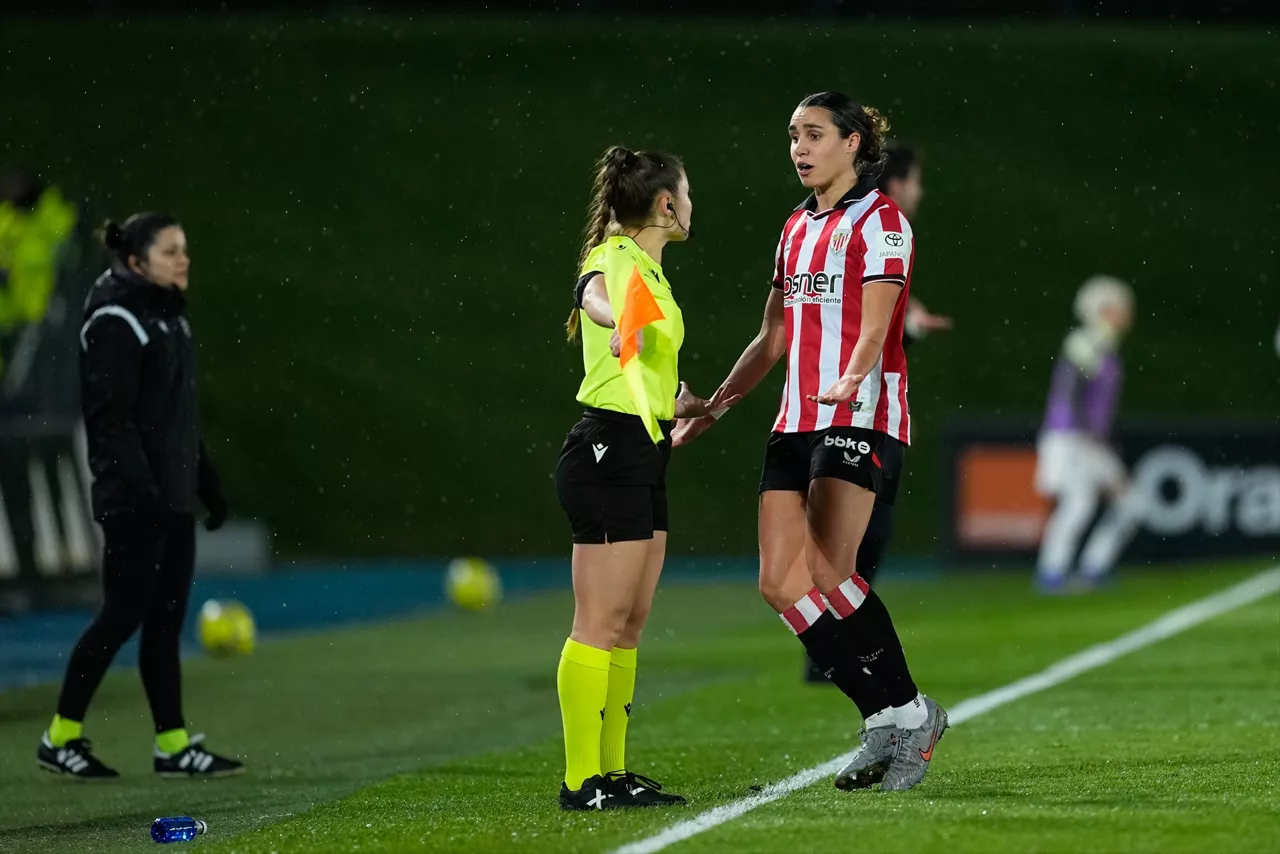 Bibiane Schulze (Athletic)