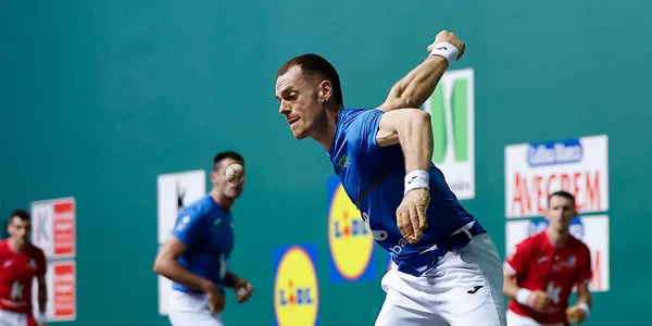 Unai Laso, pilota jotzeko gertu. Argazkia: EFE