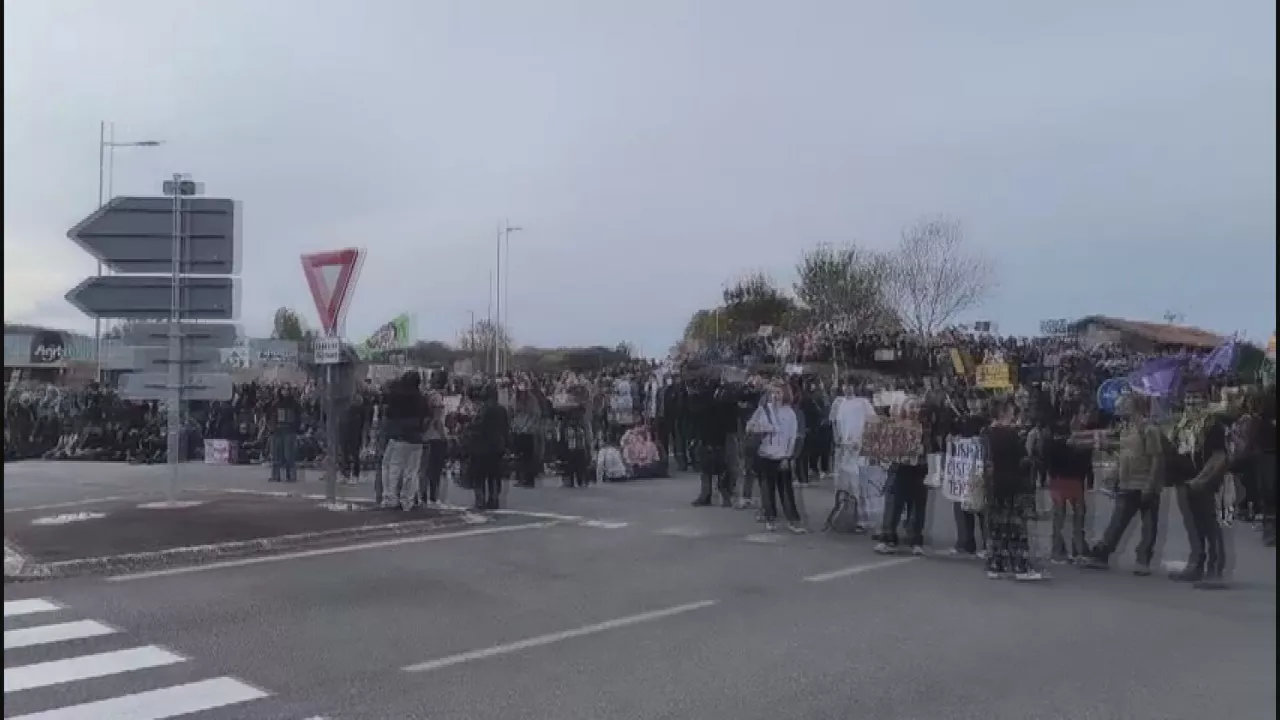 Baiona-manifestariak-A63