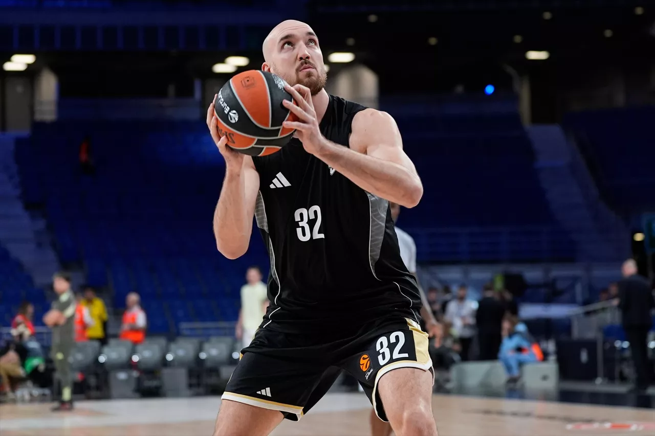 (Foto de ARCHIVO)

Bastien Vautier of LDLC Asvel Villeurbanne warms up during the Turkish Airlines Euroleague 2025/26 League Phase MD3, match played between Real Madrid and LDLC ASVEL Villeurbanne at Movistar Arena on October 09, 2025 in Madrid, Spain.



Dennis Agyeman / AFP7 / Europa Press

09/10/2025 ONLY FOR USE IN SPAIN