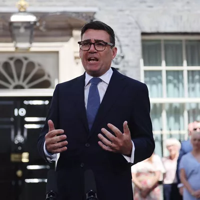 London (United Kingdom), 20/07/2026.- New British Prime Minister Andy Burnham delivers a speech outside 10 Downing Street in London, Britain, 20 July 2026. Burnham became British Prime Minister after Keir Starmer resigned. (Reino Unido, Londres) EFE/EPA/ANDY RAIN
