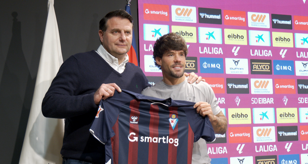 Juan Bernat, Eibarren jokalari berriaren aurkezpena