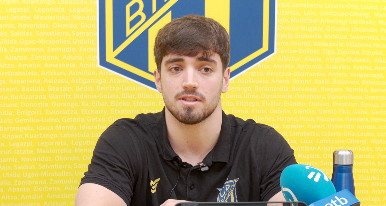 Gorka Nietok prentsaurrekoa eman du Kielen aurkako partidari begira