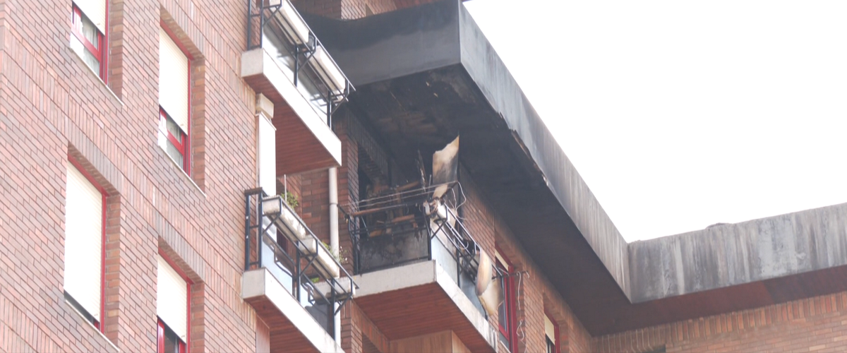 Bi pertsona zauritu dira Azkoitian, etxe batek su hartu ondoren 