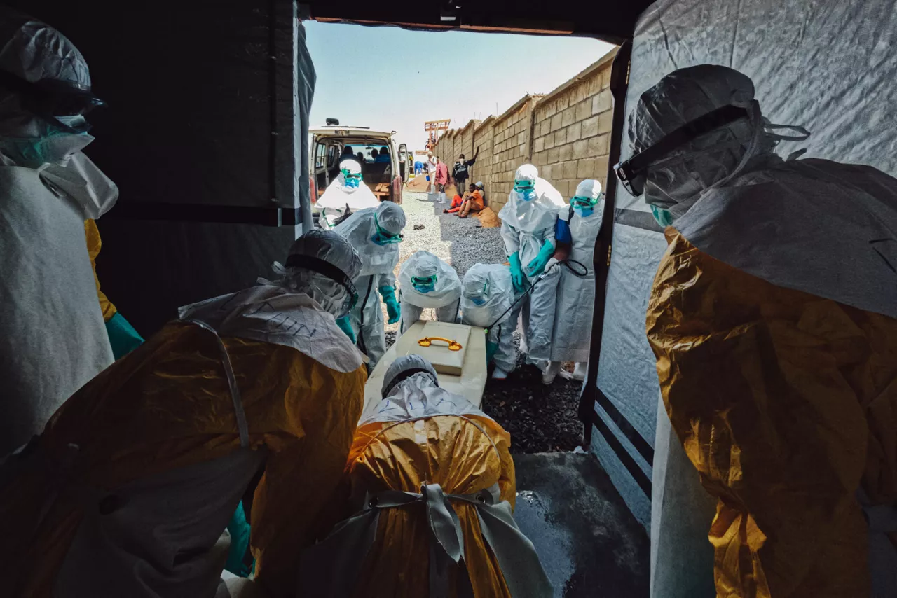 NAIROBI, 05/08/2026.- El Gobierno de la República Democrática del Congo (RDC) elevó a 1.751 el número de muertos y a 3.874 los casos confirmados de ébola por el brote declarado en el este del país el pasado 15 de mayo. Según el último boletín publicado por el Ministerio de Comunicación congoleño, con datos recopilados hasta el 3 de agosto, la tasa de letalidad se sitúa actualmente en el 45,1 %.-EFE/ Julien Dewarichet/MSF***SOLO USO EDITORIAL/SOLO DISPONIBLE PARA ILUSTRAR LA NOTICIA QUE ACOMPAÑA (CRÉDITO OBLIGATORIO)***
