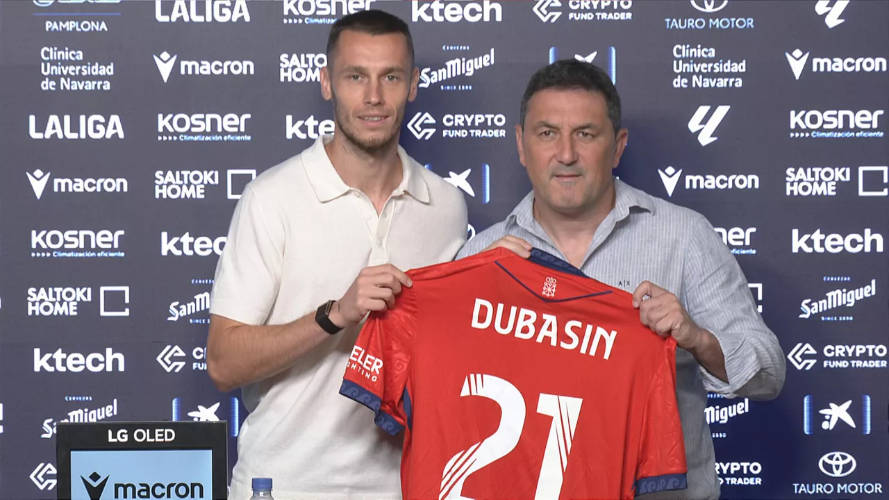 Dubasin y Braulio en la presentación del delantero con Osasuna.