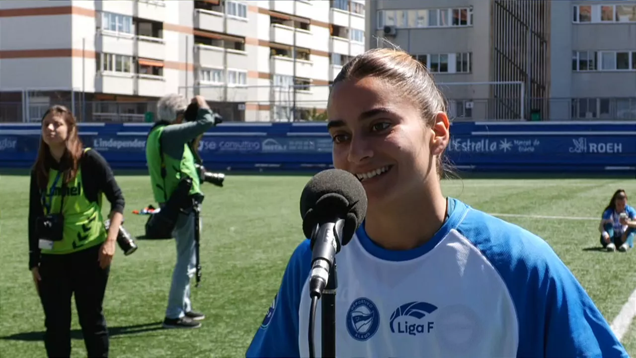 Elene Errasti, jugadora del Alavés Gloriosas