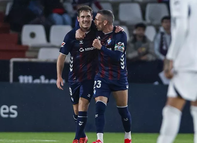Albacete vs Eibar partido de la Liga Hypermotion