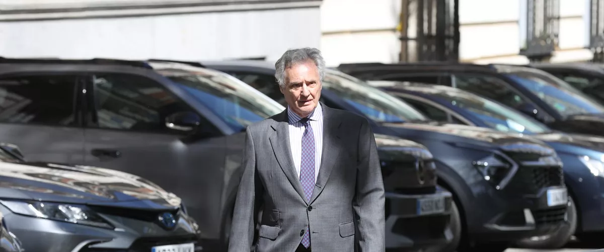 MADRID, 22/04/2026.- El empresario Ignacio López del Hierro, exmarido de la ex secretaria general del PP y expresidenta de Castilla-La Mancha, María Dolores de Cospedal, en las inmediaciones de la Audiencia Nacional, donde está citado este miércoles a declarar como testigo en el juicio de Kitchen, la presunta trama parapolicial para espiar al extesorero del PP Luis Bárcenas. EFE/ Víctor Lerena
