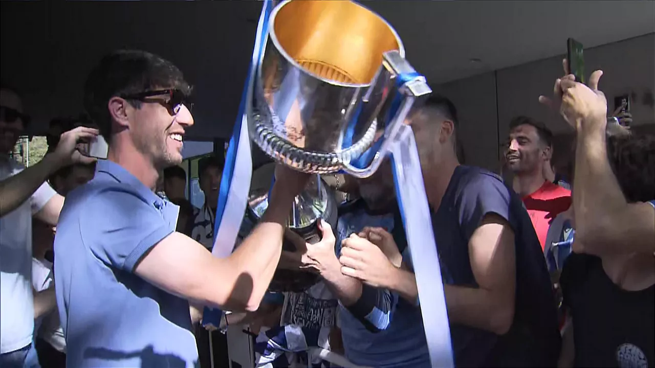 Elustondo Kopa zaleei ematen