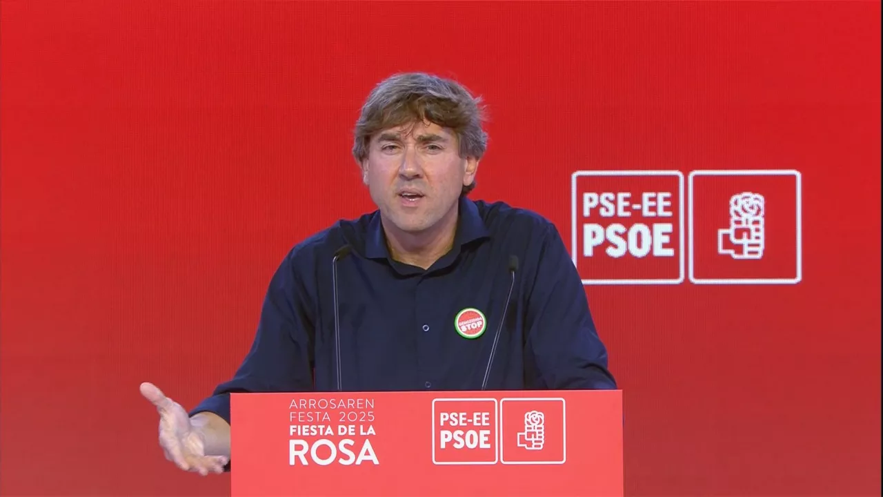 Eneko Andueza, en la Fiesta de la Rosa celebrada en Durango PSE-EE