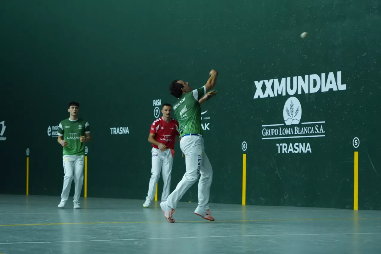 Munduko Pilota Txapelketa: eskuz binaka