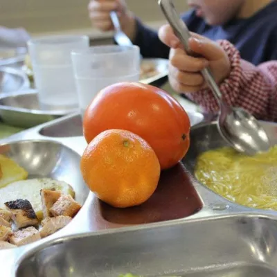 (Foto de ARCHIVO)

Comedor escolar



REMITIDA / HANDOUT por GVA

Fotografía remitida a medios de comunicación exclusivamente para ilustrar la noticia a la que hace referencia la imagen, y citando la procedencia de la imagen en la firma

26/10/2022